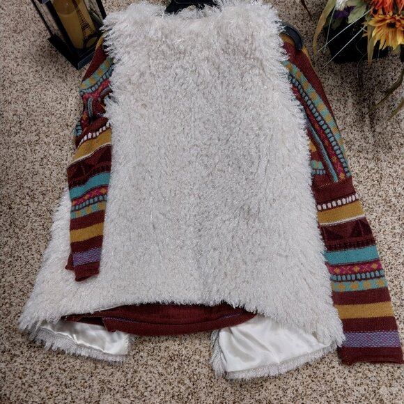 3650 Size Large Decree Sheep Fun Fur Lined Vest. - Picture 3 of 6